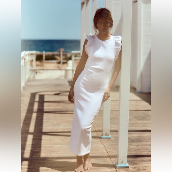 Beautiful ZARA Ribbed Ruffled Dress - Picture 2 of 8
